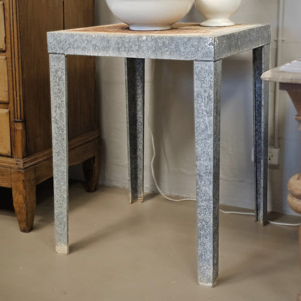 Højt Zinkbord med patina