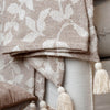 Aix vævet Plaid m kvaster latte/creme 150 x 130