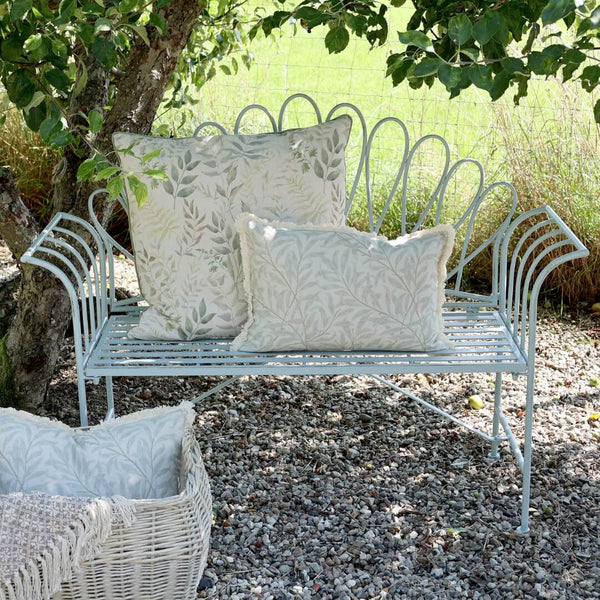 Havebænk i malet jern sky blue