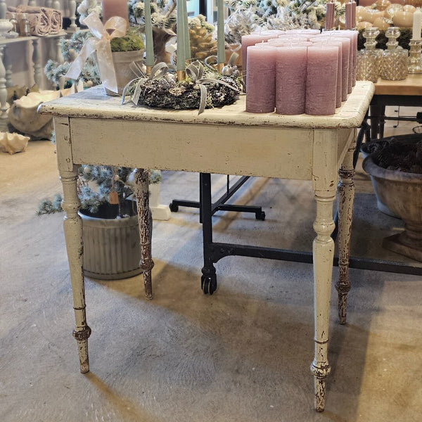 Lille gammelt bemalet køkkenbord