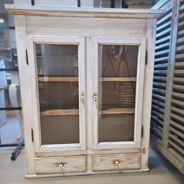 Gammel Hængevitrine i træ hvid