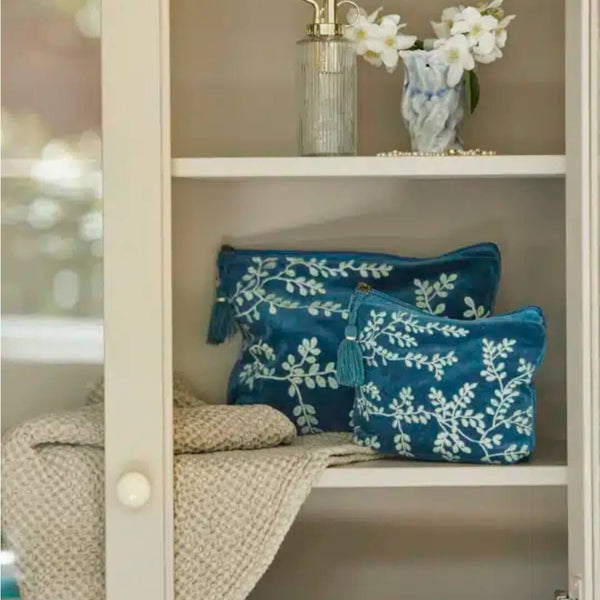 Stor Toilettaske Velour Blå m broderi