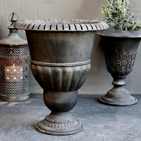 Stor Metal Opsats på Fod fra Chic Antique